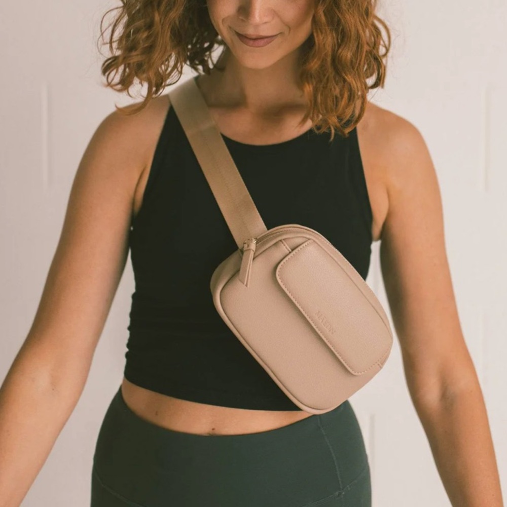 ⭐️NWOT Maedn Taupe Anywhere Belt Bag